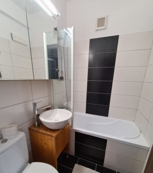 Apartament cu 2 camere in zona Titan