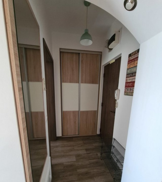 Apartament cu 2 camere in zona Titan