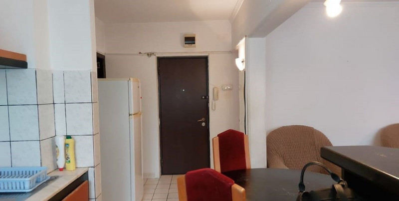 Apartament 3 camere de inchiriat cu loc de parcare, zona Titan / Postavarului