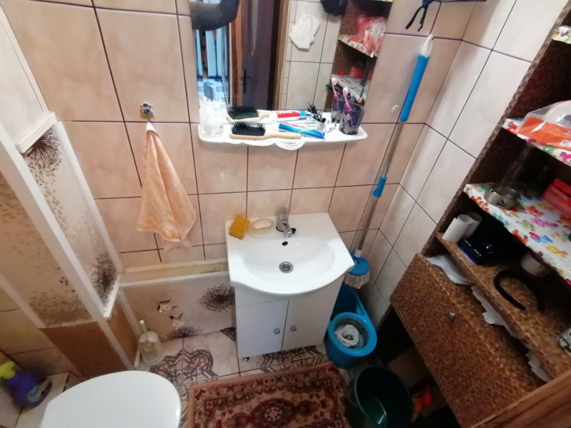 Apartament 3 camere de vanzare, Etaj 4, Bloc 1979, 2 Grupuri sanitare