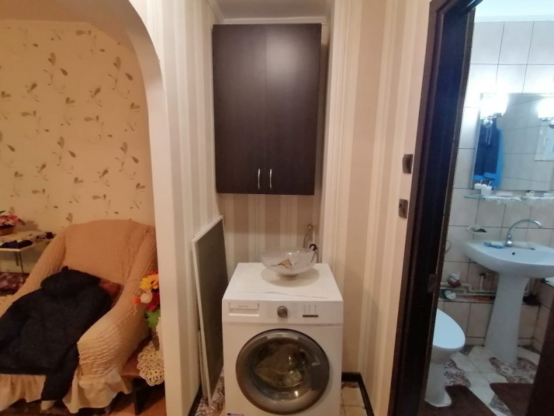 Apartament 3 camere de vanzare, Etaj 4, Bloc 1979, 2 Grupuri sanitare