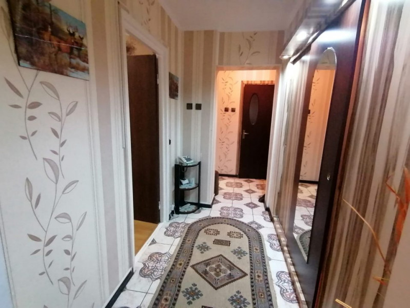 Apartament 3 camere de vanzare, Etaj 4, Bloc 1979, 2 Grupuri sanitare