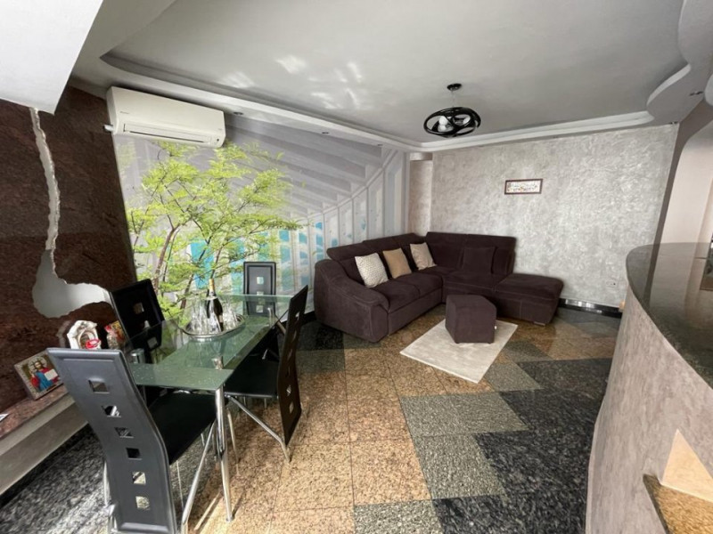 Apartament cu 2 camere decomandat, mobilat în P-ţa Alba Iulia