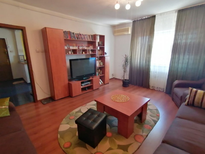 VITAN MALL / Apartament 3 Camere Decomandat / Mobilat / Utilat / Imobil 1988