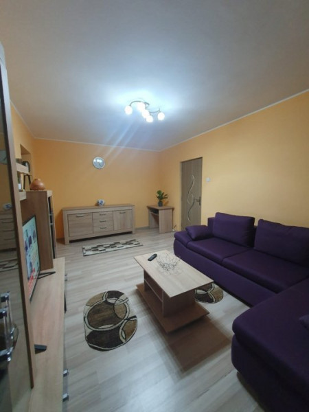 Apartament 2 camere Bdul 1 Decembrie 1918, stradal, pentru locuit sau afacere