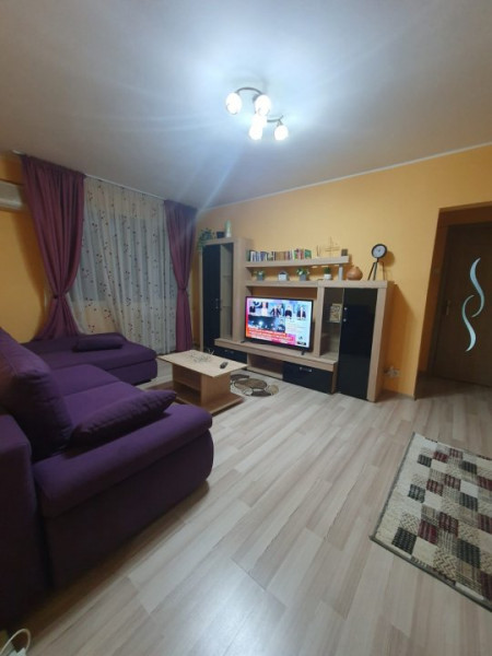 Apartament 2 camere Bdul 1 Decembrie 1918, stradal, pentru locuit sau afacere