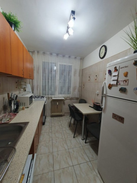 Apartament 2 camere Bdul 1 Decembrie 1918, stradal, pentru locuit sau afacere