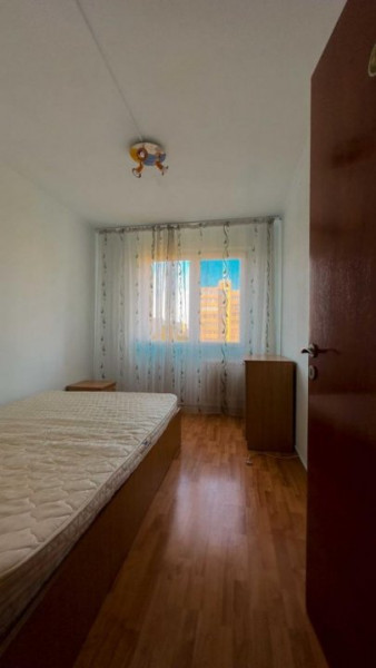 Apartament 3 camere decomandat metrou 1 Decembrie