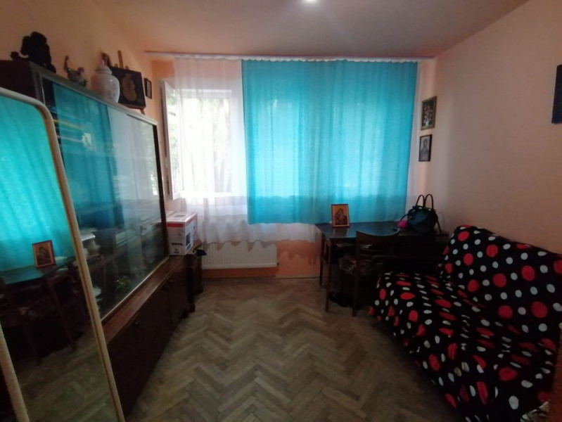 Apartament 3 camere de vanzare, etaj 2, Parc IOR