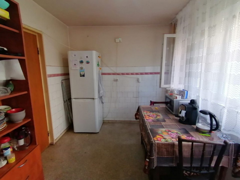 Apartament 3 camere de vanzare, etaj 2, Parc IOR