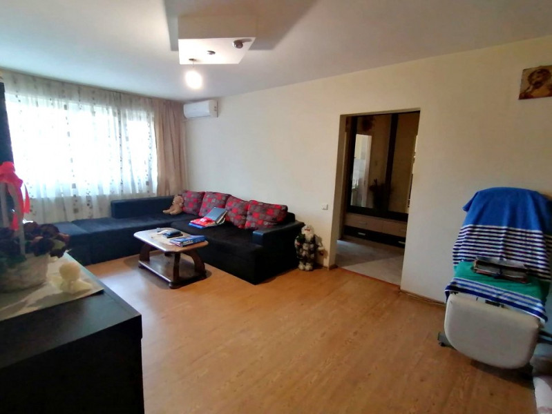 Apartament 2 camere de vanzare, Etaj 3, Scoala Generala 82