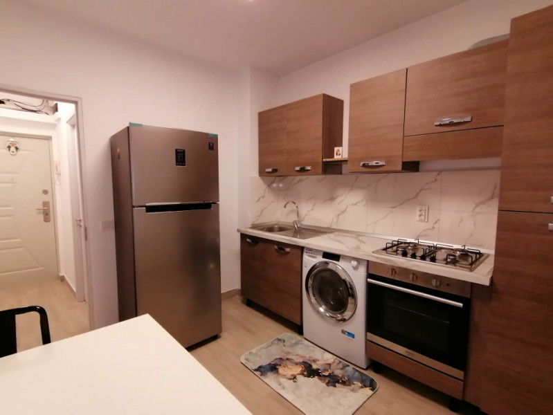 Garsoniera mobilata si utilata modern, decomandata - Stadionul National