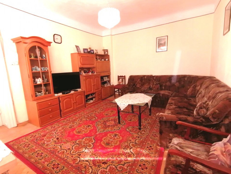 Apartament 3 Camere Decomandat, Etaj 1 - Parcul Carol