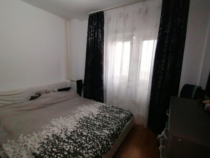 Apartament 3 camere decomandate, 2 grupuri sanitare -  zona Campia LIbertatii