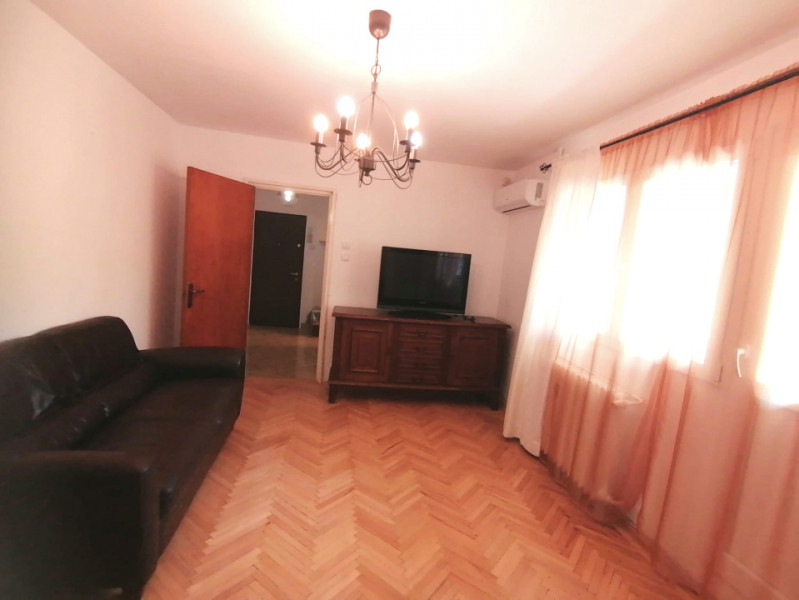 Apartament 4 camere decomandat, Etaj 2, renovat, liber,Titan