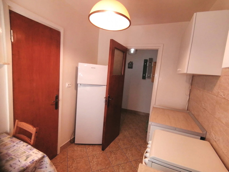 Apartament 4 camere decomandat, Etaj 2, renovat, liber,Titan