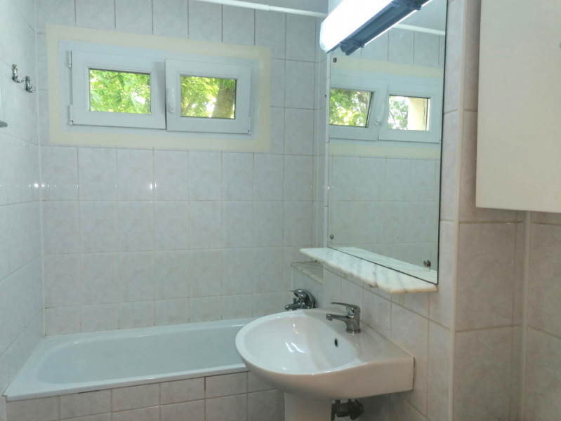 Apartament 4 camere decomandat, Etaj 2, renovat, liber,Titan