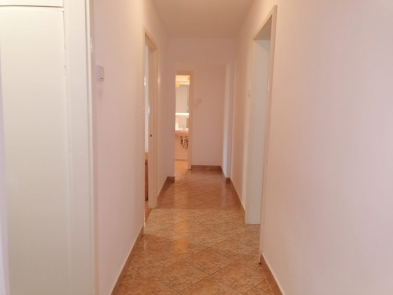 Apartament 4 camere decomandat, Etaj 2, renovat, liber,Titan