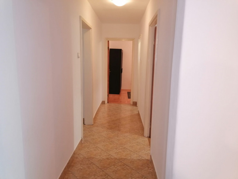 Apartament 4 camere decomandat, Etaj 2, renovat, liber,Titan
