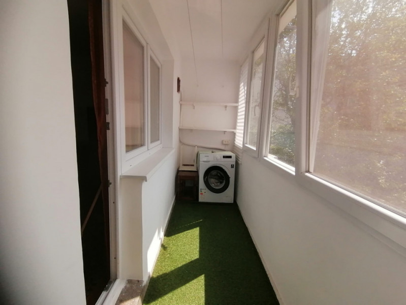 Apartament 4 camere decomandat, Etaj 2, renovat, liber,Titan