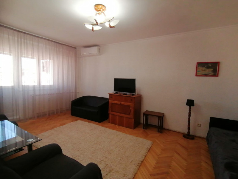Apartament 2 camere decomandat, bloc stradal Decebal
