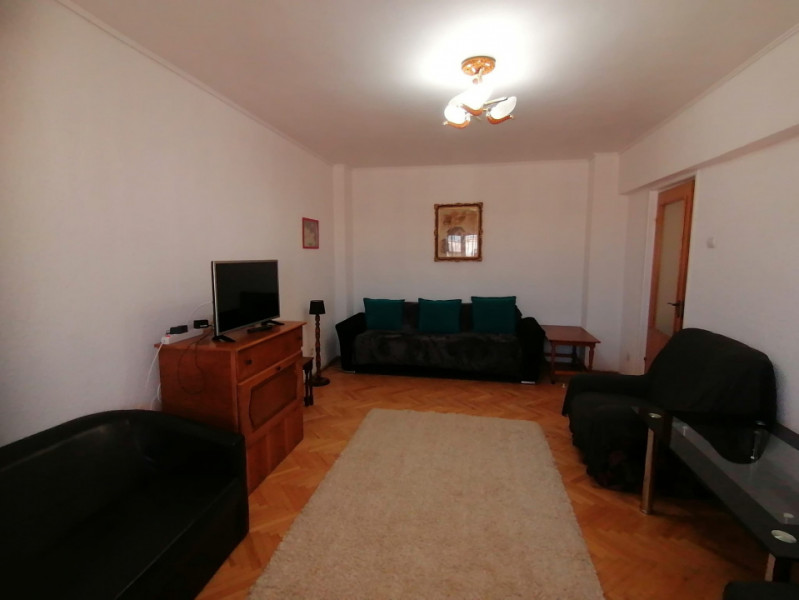Apartament 2 camere decomandat, bloc stradal Decebal