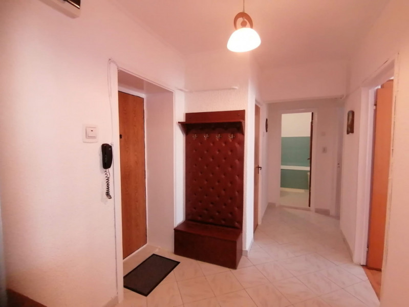 Apartament 2 camere decomandat, bloc stradal Decebal