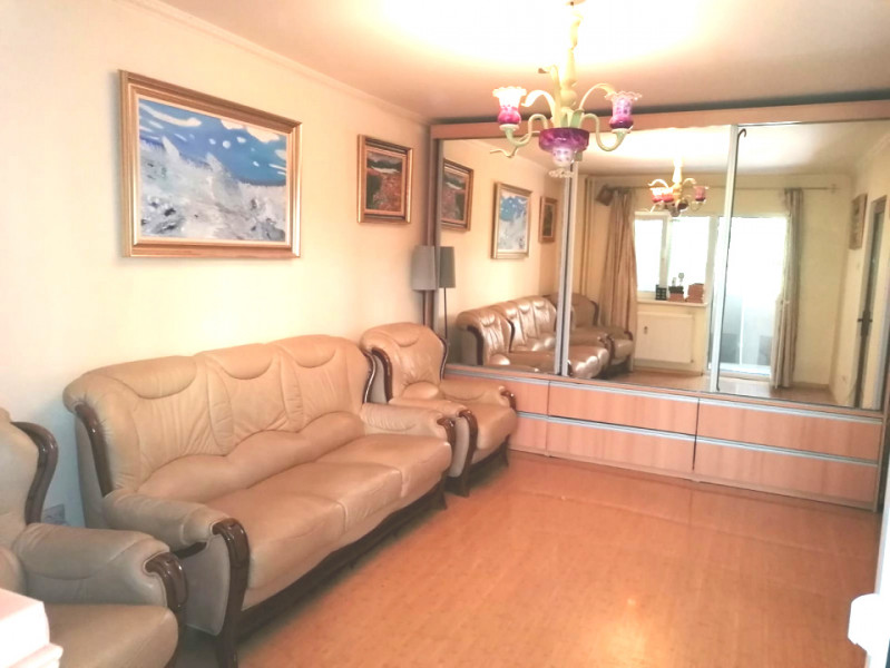 Apartament 2 camere decomandat, etaj 2, metrou Dristor