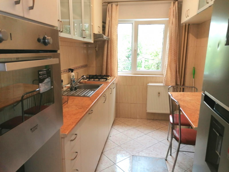 Apartament 2 camere decomandat, etaj 2, metrou Dristor