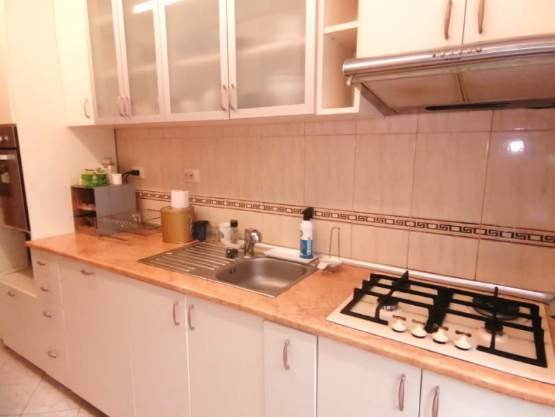 Apartament 2 camere decomandat, etaj 2, metrou Dristor