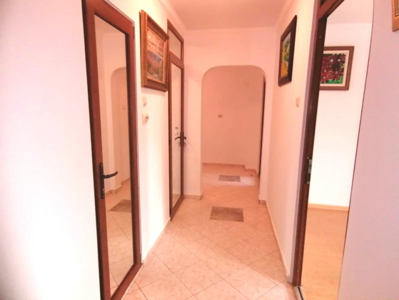 Apartament 2 camere decomandat, etaj 2, metrou Dristor