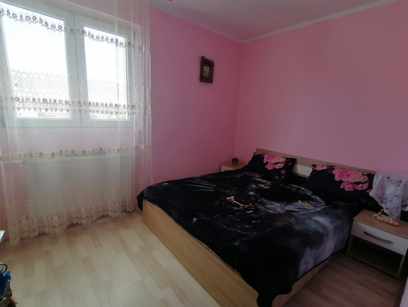 Apartament 2 camere de vanzare metrou 1 Decembrie