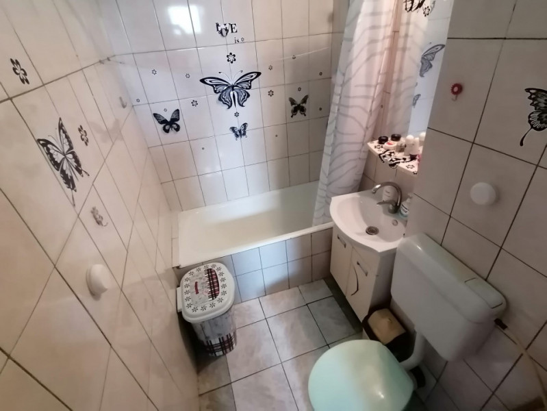 Apartament 2 camere de vanzare metrou 1 Decembrie