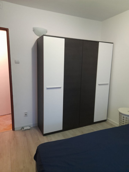Apartament 2 camere decomandat, Etaj 1, acces metrou 1 Decembrie
