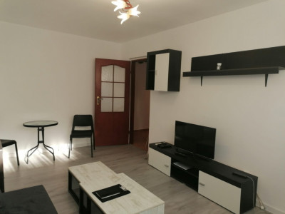 Apartament 2 camere decomandat, Etaj 1, acces metrou 1 Decembrie