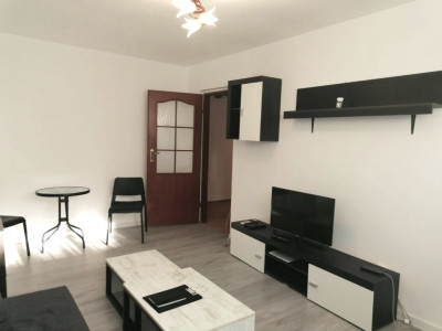 Apartament 2 camere decomandat, Etaj 1, acces metrou 1 Decembrie