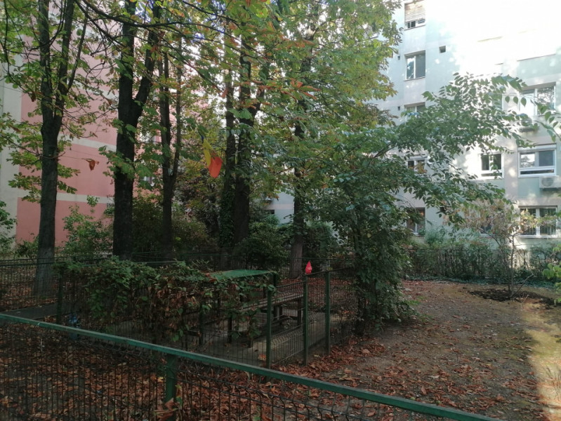 Apartament 4 camere de inchiriat, Etaj 2, Piata Minis, Titan