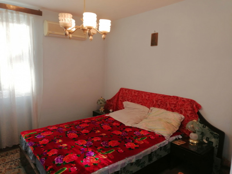 Apartament 4 camere de inchiriat, Etaj 2, Piata Minis, Titan