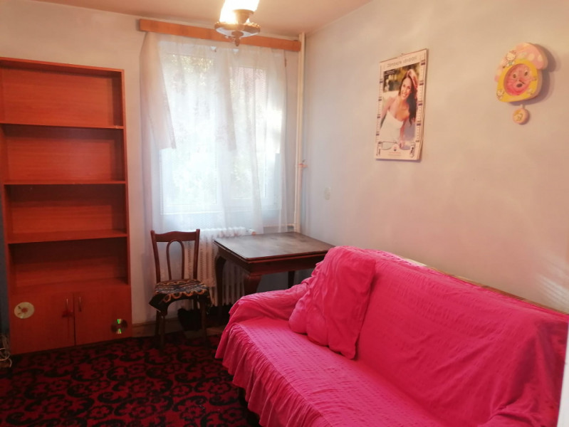 Apartament 4 camere de inchiriat, Etaj 2, Piata Minis, Titan