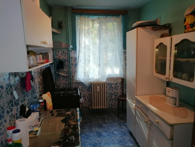 Apartament 4 camere de inchiriat, Etaj 2, Piata Minis, Titan