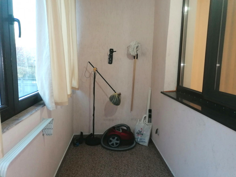 Apartament mobilat si utilat modern, centrala termica, loc de parcare