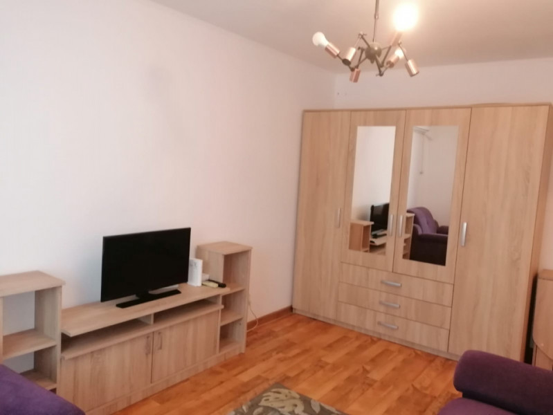 Garsoniera decomandata la cheie, mobilata - utilata, centrala proprie