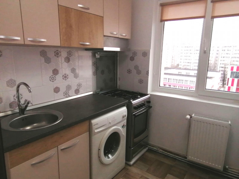 Garsoniera decomandata la cheie, mobilata - utilata, centrala proprie