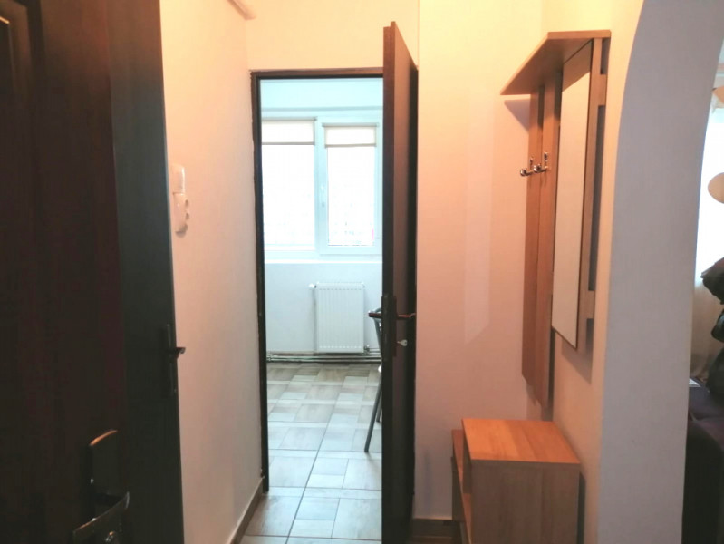 Garsoniera decomandata la cheie, mobilata - utilata, centrala proprie