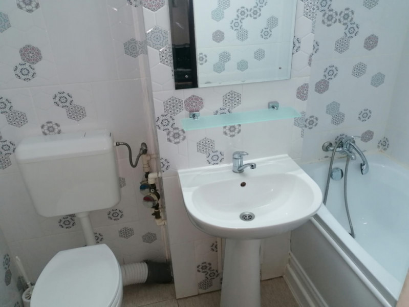 Garsoniera decomandata la cheie, mobilata - utilata, centrala proprie