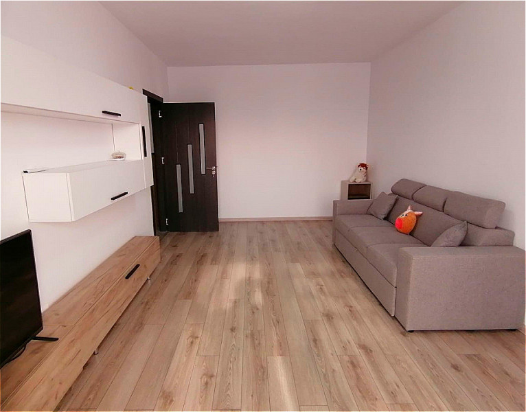 Apartament 2 camere decomandat mobilat si utilat cu loc de parcare