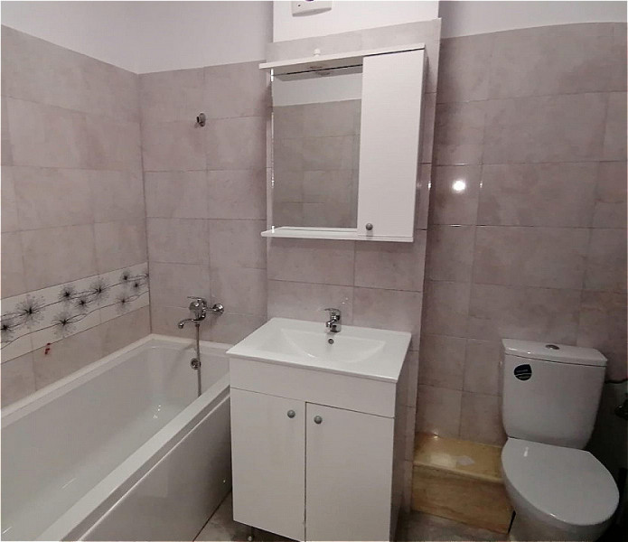 Apartament 2 camere decomandat mobilat si utilat cu loc de parcare