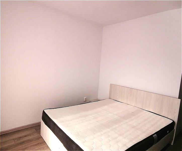 Apartament 2 camere decomandat mobilat si utilat cu loc de parcare