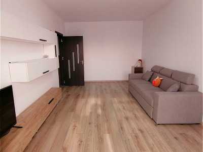 Apartament 2 camere decomandat mobilat si utilat cu loc de parcare