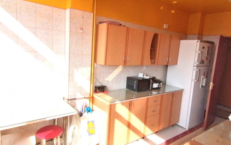 Apartament 2 camere semidecomandat, balcon 9mp, Lucretiu Patrascanu